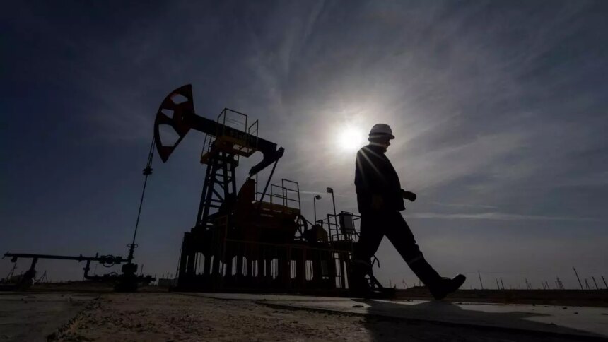 Crude oil futures rise after US avoids govt shutdown 