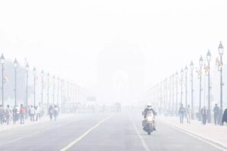 Delhi’s air quality index hovers a tad below ‘severe+’ category