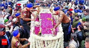 Thank you & doodbye, Dr Sahab: Former PM cremated on a bitterly Cold, gloomy day, amid chilly vibes over memorial row