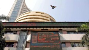 FPIs turn cautious, end buying spree amid market volatility