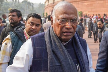 Mallikarjun Kharge slams Modi govt for 'erosion' of ECI integrity after Centre amends election rules