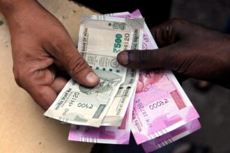 Rupee set to extend recovery on RBI-motivated dollar-long liquidation