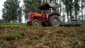 This test is designed to evaluate a tractor's ability to operate effectively in the wet and challenging conditions of paddy fields, ensuring their functionality is not compromized.