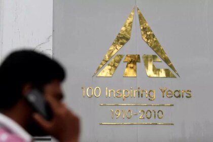 ITC trades sans hotels division at ₹455 apiece