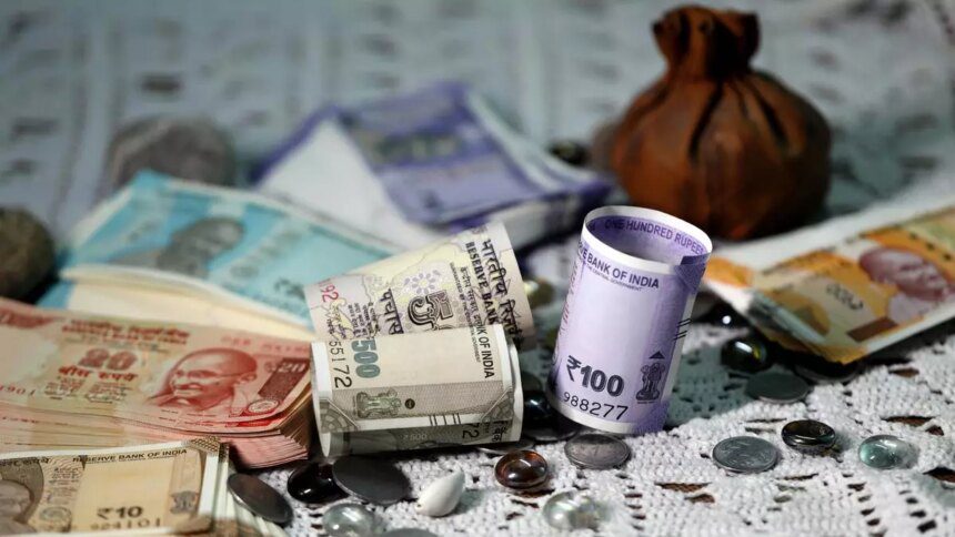 India’s forex reserves hit 10-month low at $625.87 billion; rupee drags