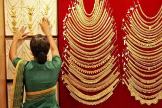 Motilal Oswal’s clarification pushes Kalyan Jewellers share price up by 8.6% 