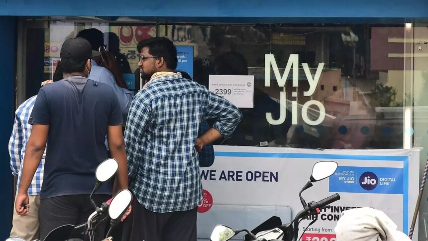 RJio readying up to ₹40,000 cr IPO with $120 billion valuation