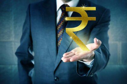 Rupee sees high volatility against US dollar in early trade