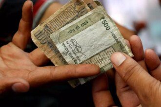 Currency market today: Rupee turns flat at 85.79 against US dollar in early trade