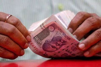 Currency market today: Rupee falls 26 paise to 86.57 against US dollar in early trade