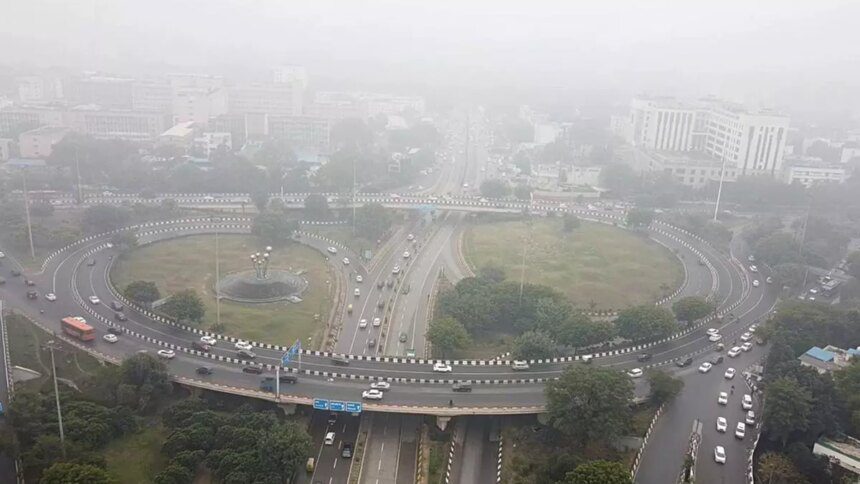 Intense cold wave grips national capital, AQI recorded as “poor”