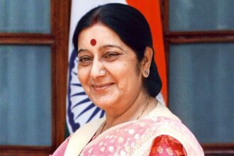 Former External Affairs Minister Sushma Swaraj (R).