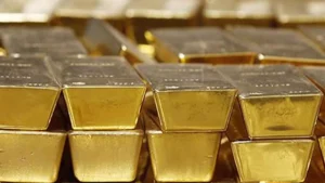 Gold gains sheen as RBI dips into forex reserves