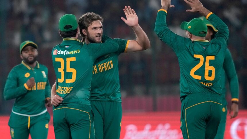 South Africa win their Champions Trophy warm-up match; Bangladesh lose in Dubai ahead of India clash