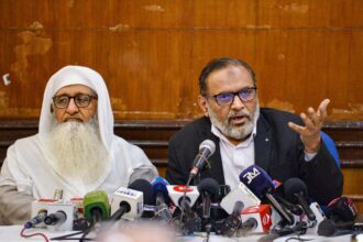 New Delhi: All India Muslim Personal Law Board (AIMPLB) General Secretary Maulana Mohammed Fazlur Rahim Mujaddidi, left, and AIMPLB spokesperson Syed Qasim Rasool Ilyas address a press conference regarding the central government's Waqf (Amendment) Bill, in New Delhi, Tuesday, March 11, 2025.