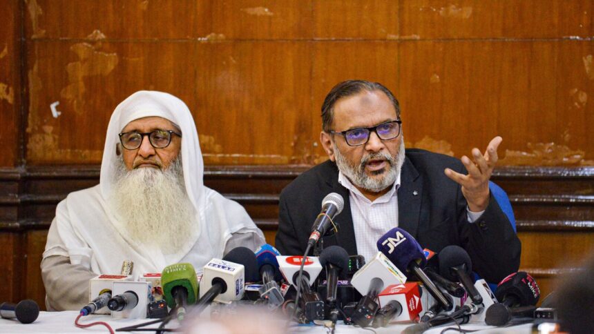 New Delhi: All India Muslim Personal Law Board (AIMPLB) General Secretary Maulana Mohammed Fazlur Rahim Mujaddidi, left, and AIMPLB spokesperson Syed Qasim Rasool Ilyas address a press conference regarding the central government's Waqf (Amendment) Bill, in New Delhi, Tuesday, March 11, 2025.