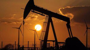 Crude oil futures trade lower amid concerns over global economic slowdown