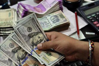 Rupee sees biggest single-day drop in 15 days